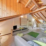 Apartment Mansarda Fra Monte E *