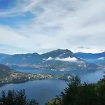 Апартаменты Mansarda Fra Monte E Esino Lario