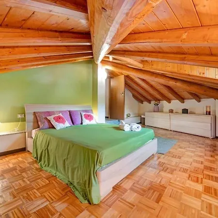 Mansarda Fra Monte E Apartamento Esino Lario