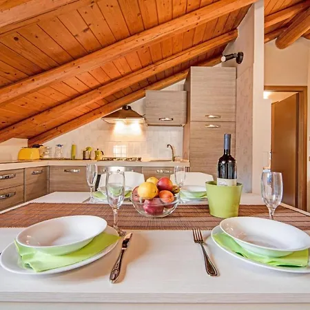 Mansarda Fra Monte E Apartament Esino Lario