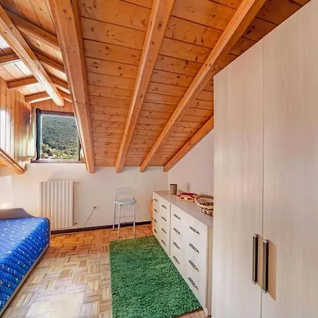 Mansarda Fra Monte E Apartmán Esino Lario
