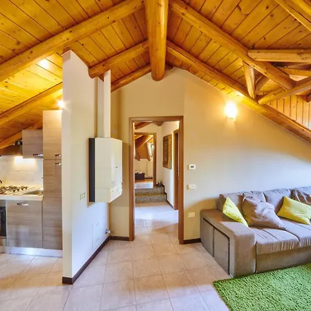 Apartamento Mansarda Fra Monte E Esino Lario