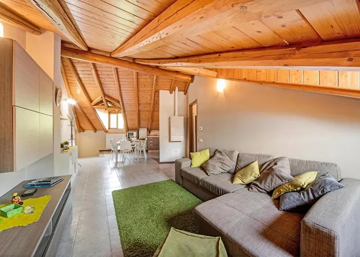 Mansarda Fra Monte E Apartament Esino Lario