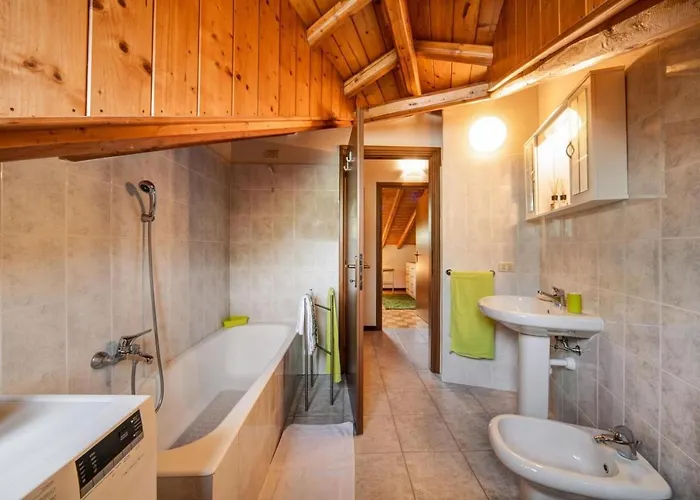 Apartmán Mansarda Fra Monte E