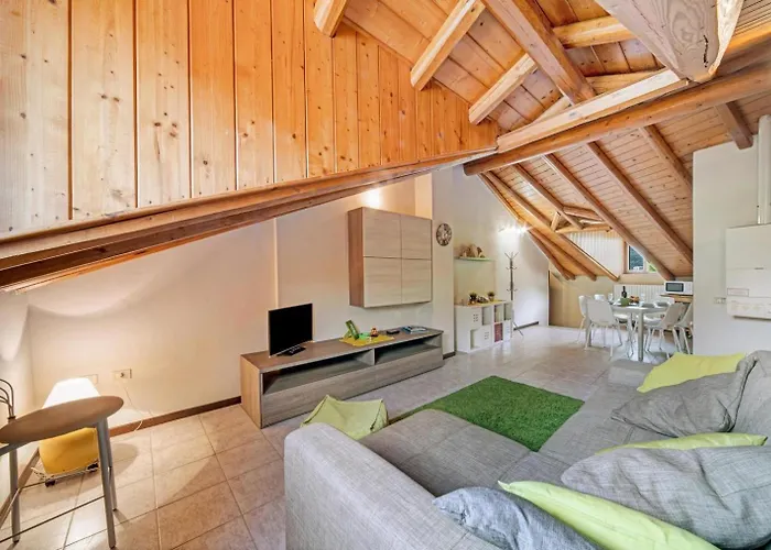 Apartmán Mansarda Fra Monte E *