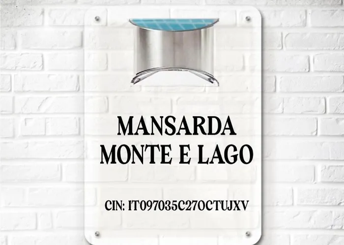 Mansarda Fra Monte E アパート *